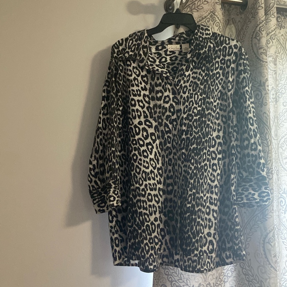 Women’s button up shirt!